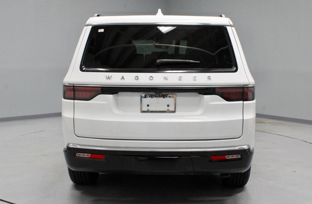 Used 2023 Jeep Wagoneer 2WD image 11