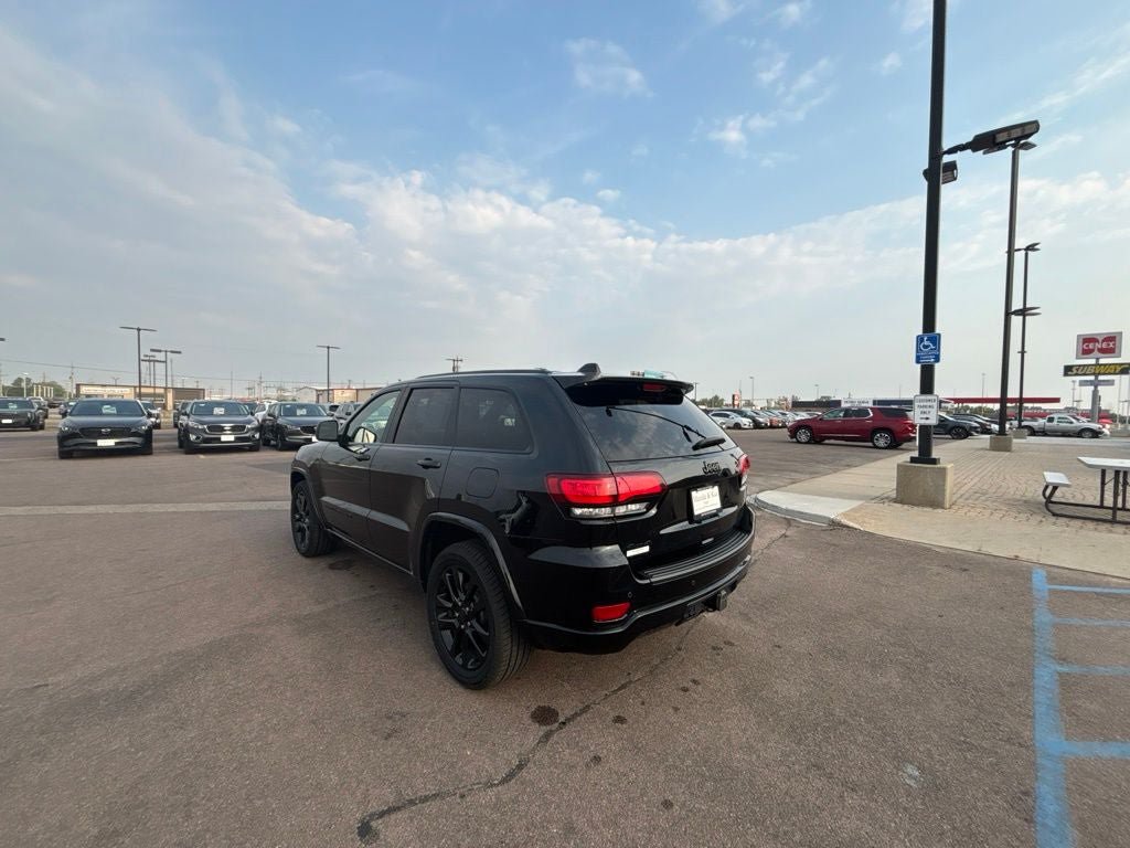 Used 2022 Jeep Grand Cherokee Laredo X AWD/4WD image 7