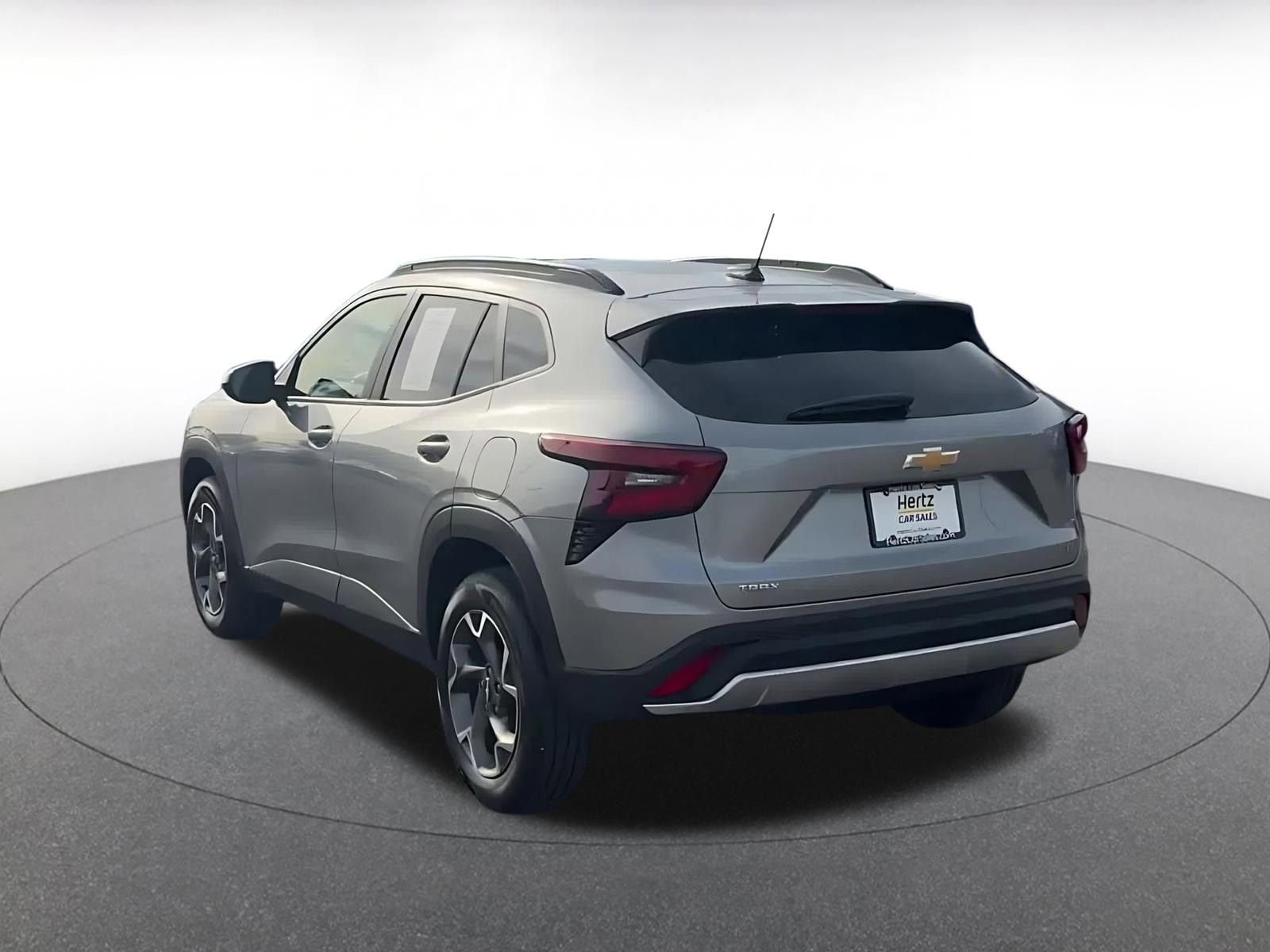 Used 2025 Chevrolet Trax LT image 11