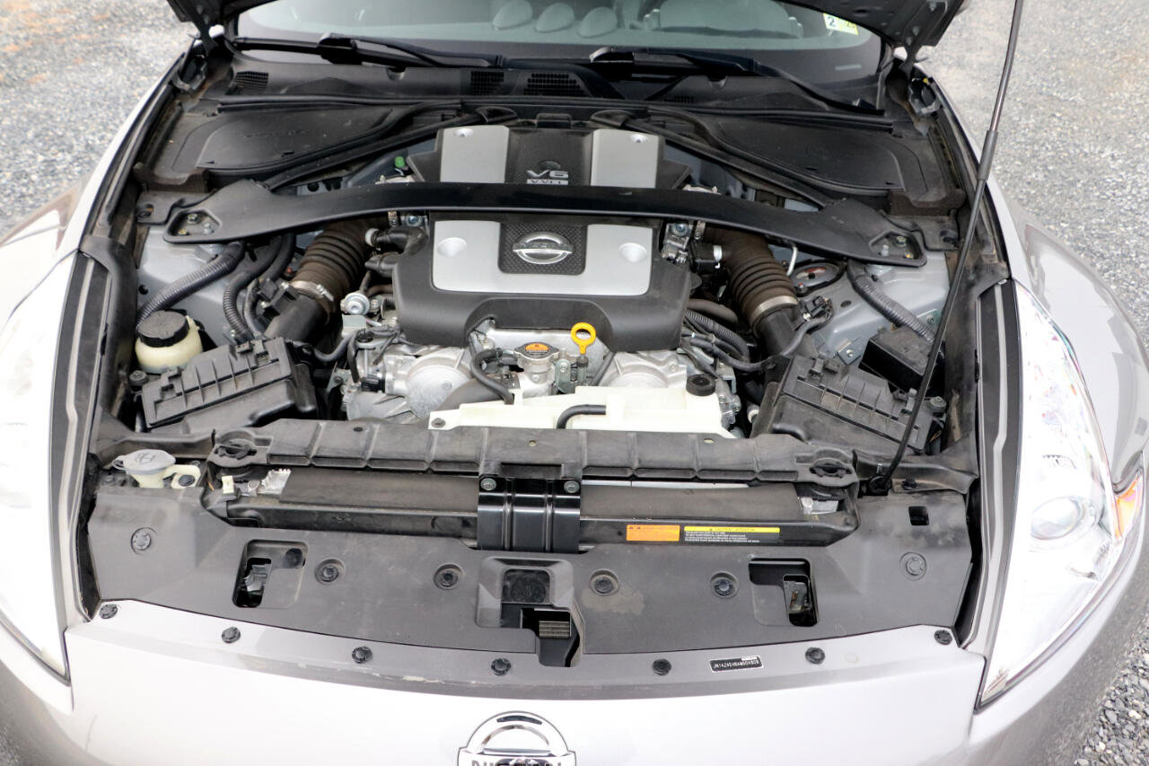 Used 2010 Nissan 370Z Touring image 16