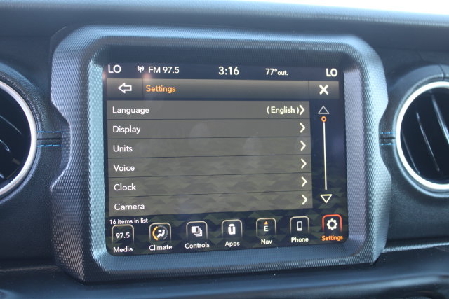 Used 2022 Jeep Wrangler Unlimited Rubicon 4xe AWD/4WD image 35
