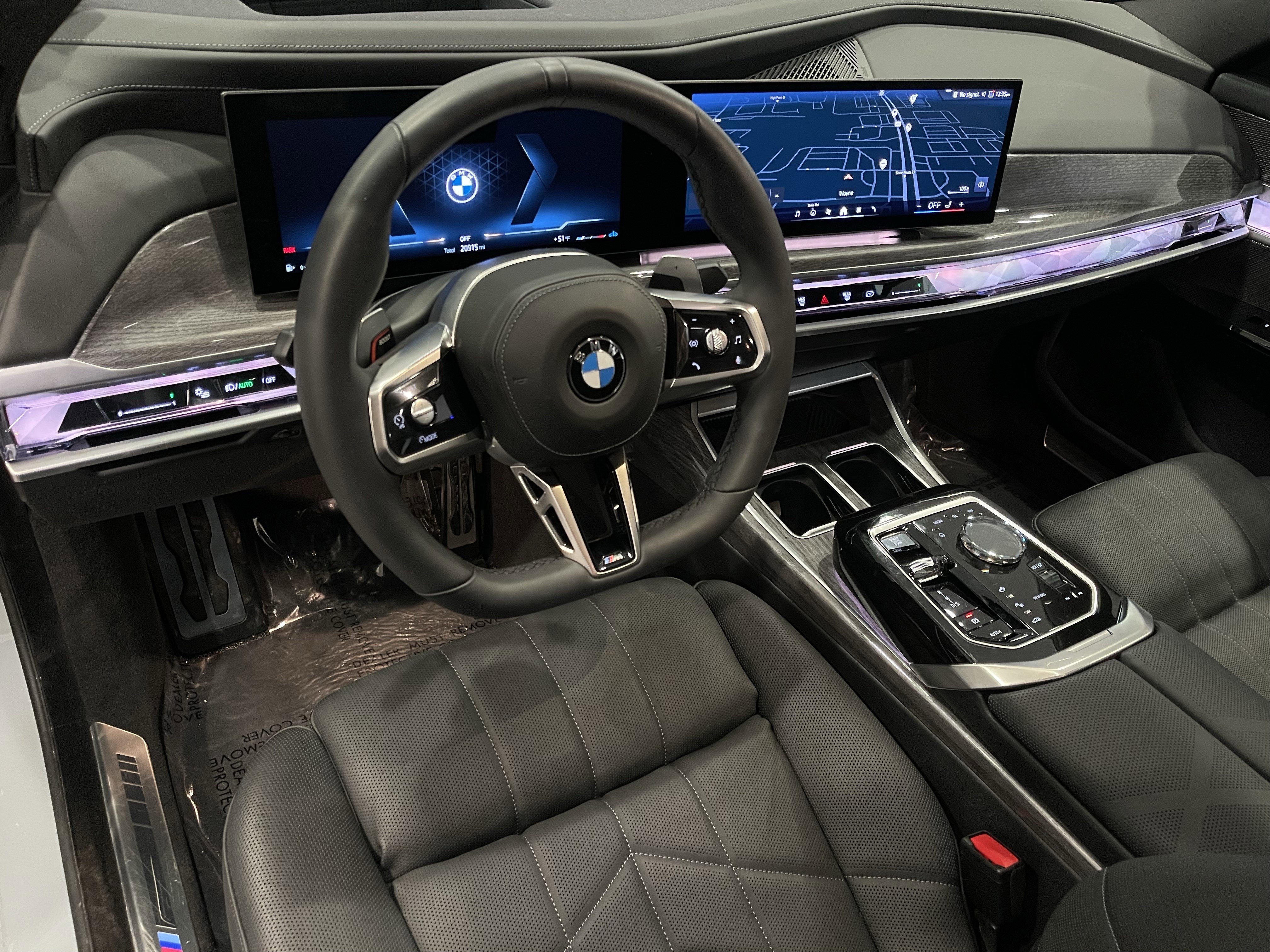 Certified 2024 BMW 760i xDrive w/ Premium Package 2 AWD/4WD image 13