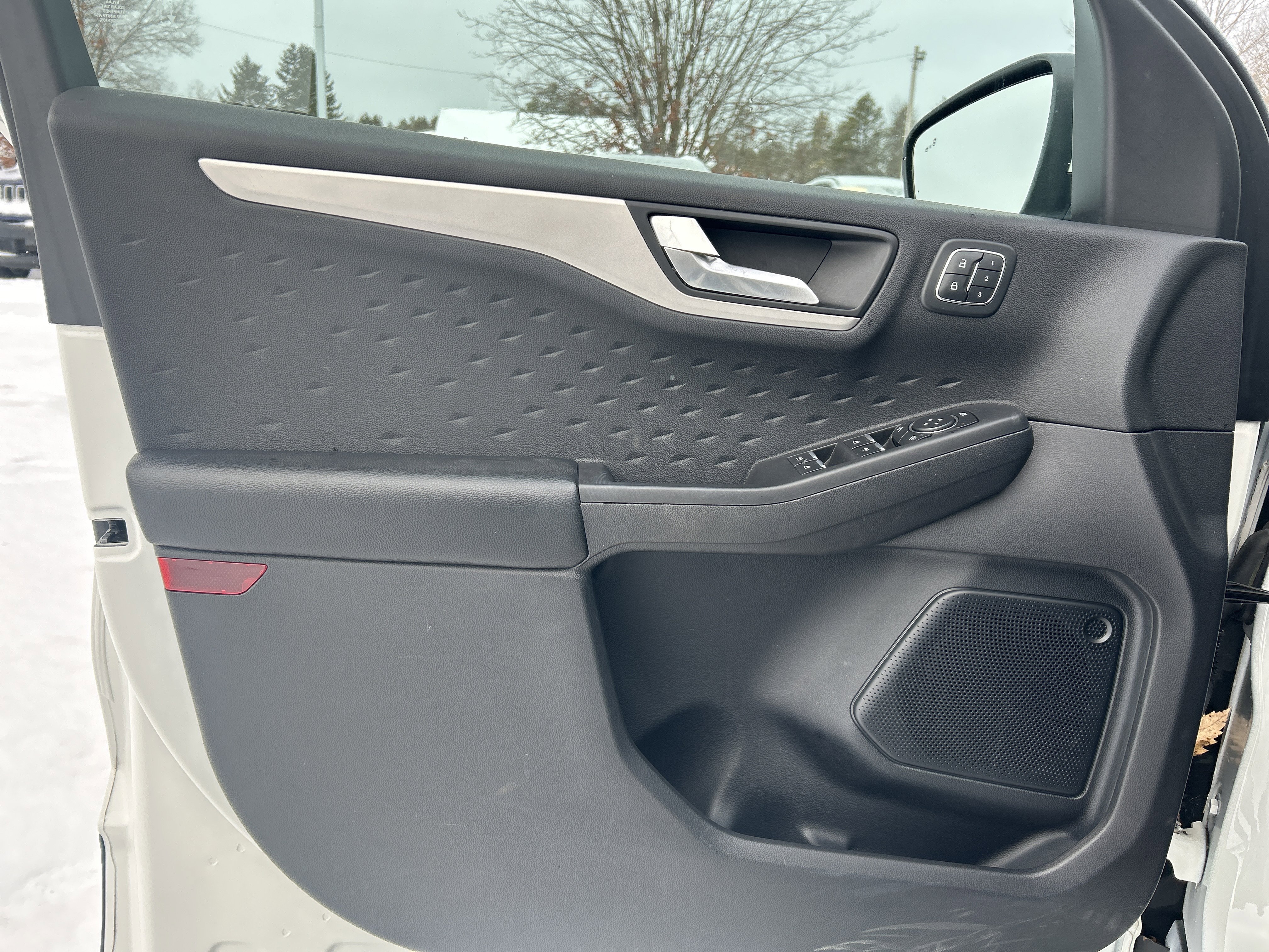 Used 2020 Ford Escape SEL image 12