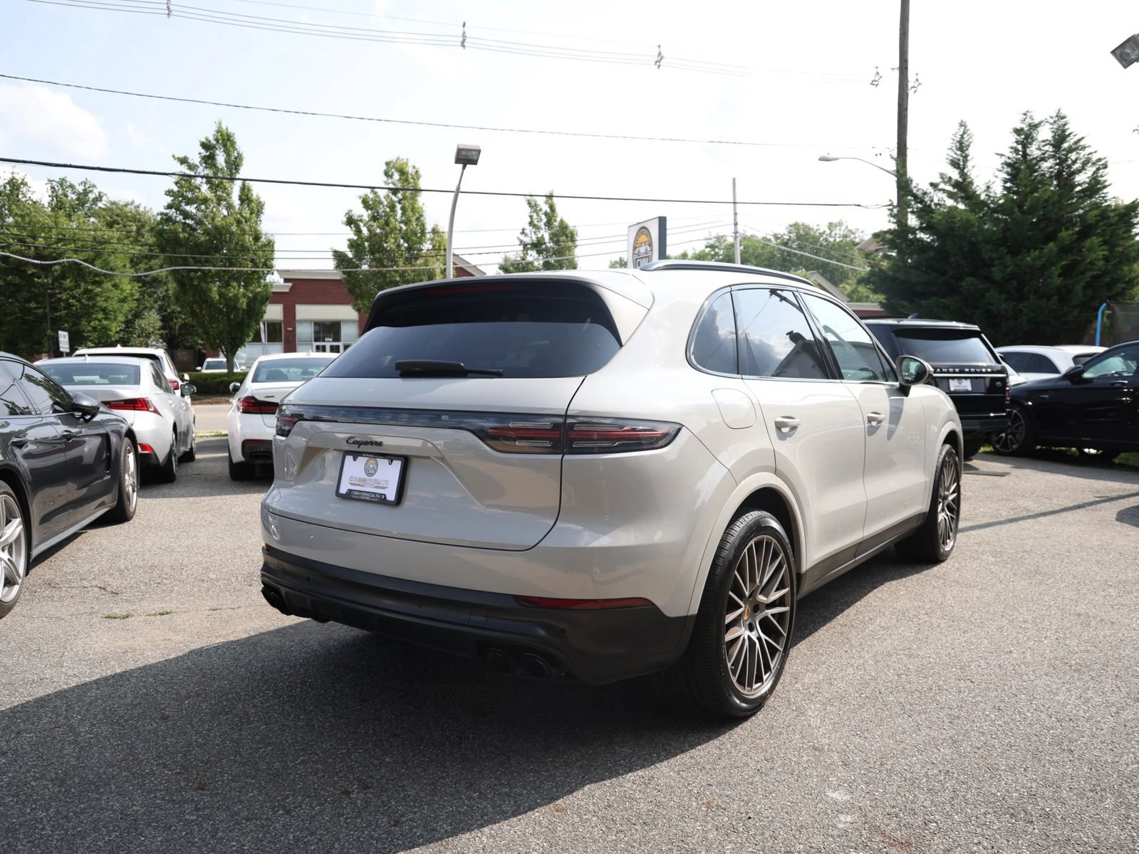 Used 2022 Porsche Cayenne Platinum Edition AWD/4WD image 6