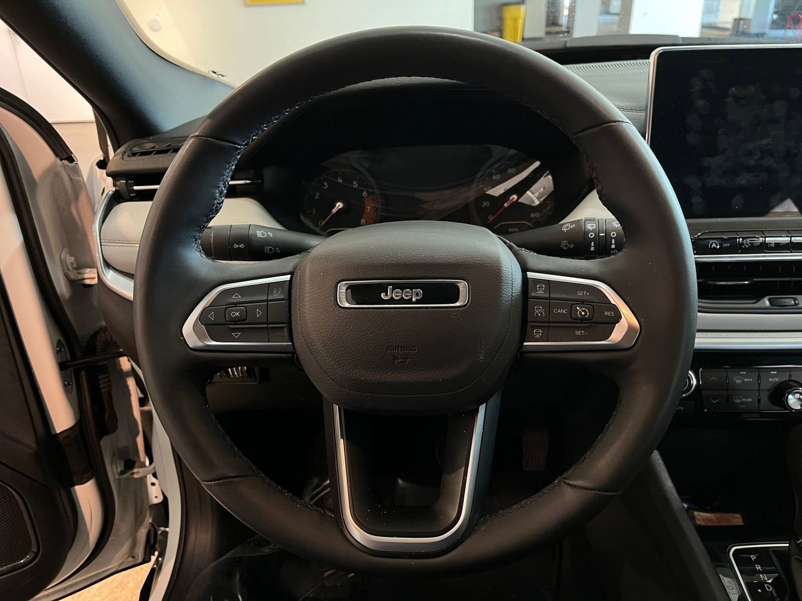 Used 2025 Jeep Compass Limited AWD/4WD image 28