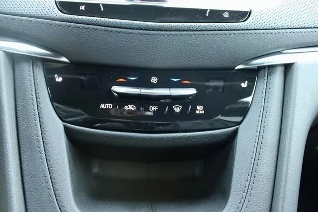 Used 2025 Cadillac XT5 Luxury image 27