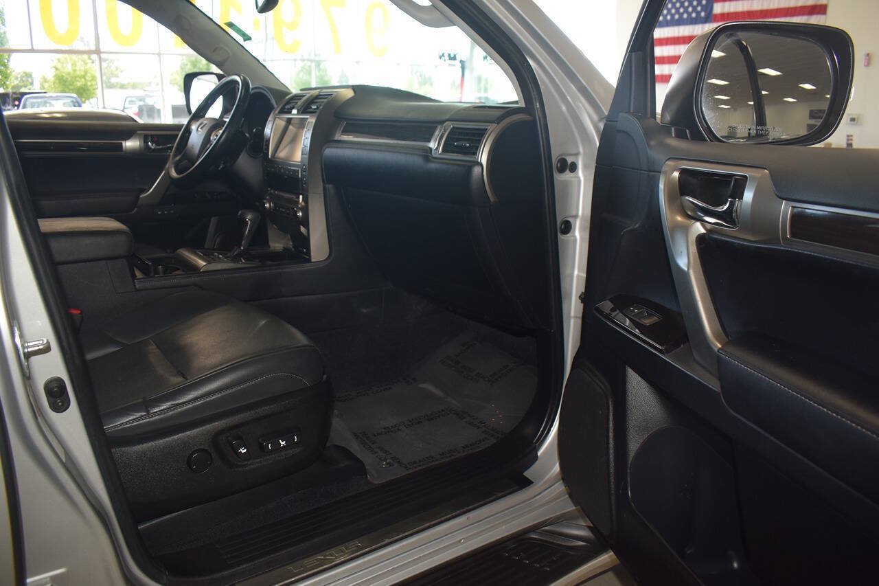 Used 2014 Lexus GX 460 AWD/4WD image 21
