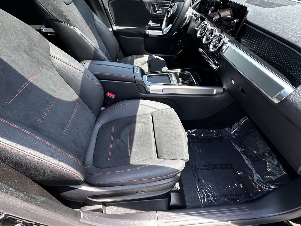 Certified 2025 Mercedes-Benz GLB 250 image 15