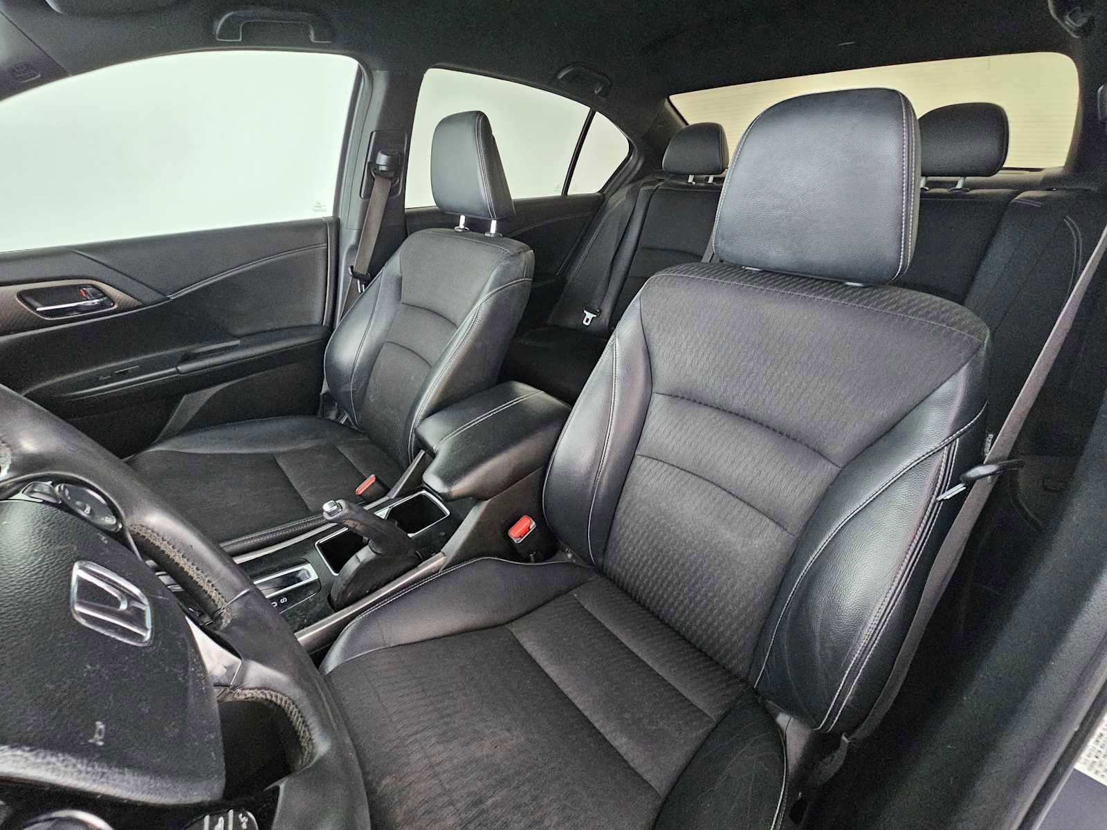 Used 2017 Honda Accord Sport image 21