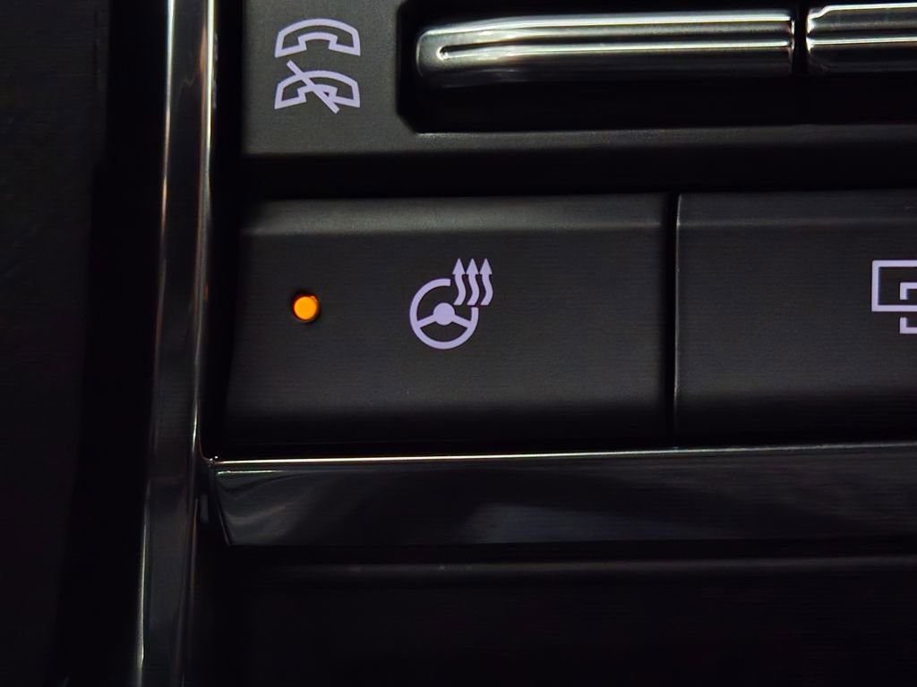 Used 2025 GMC Yukon Denali image 6