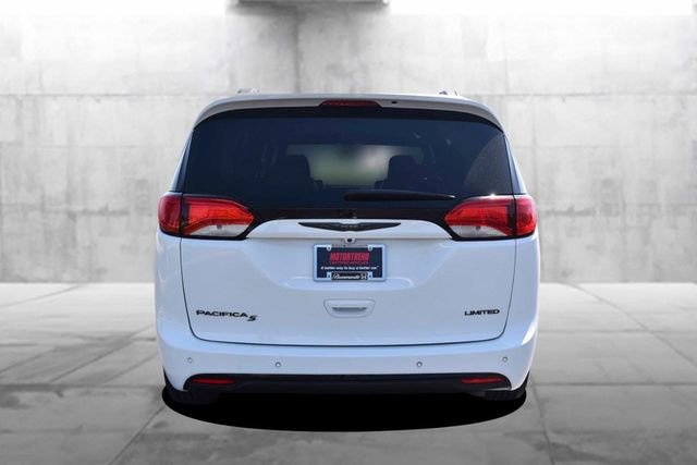 Used 2018 Chrysler Pacifica Limited w/ Advanced Safetytec Group FWD image 6