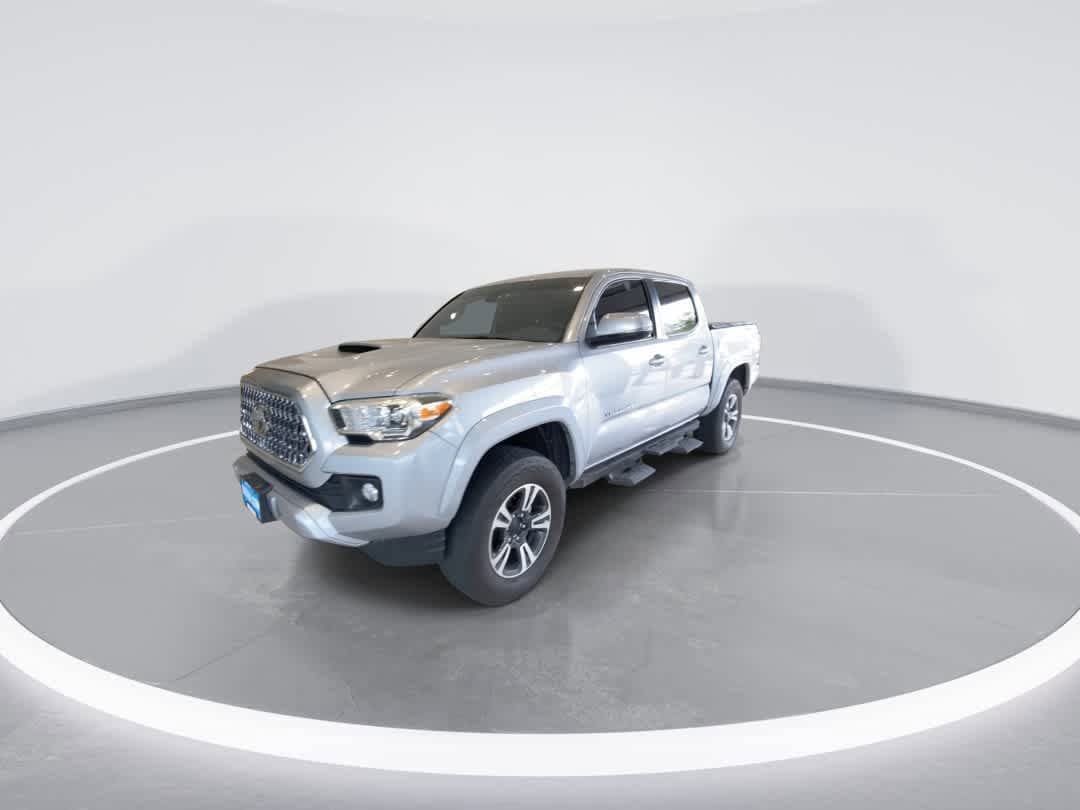 Certified 2019 Toyota Tacoma TRD Sport AWD/4WD image 4
