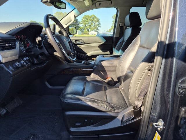 Used 2020 Chevrolet Tahoe LT w/ RST Edition AWD/4WD image 15