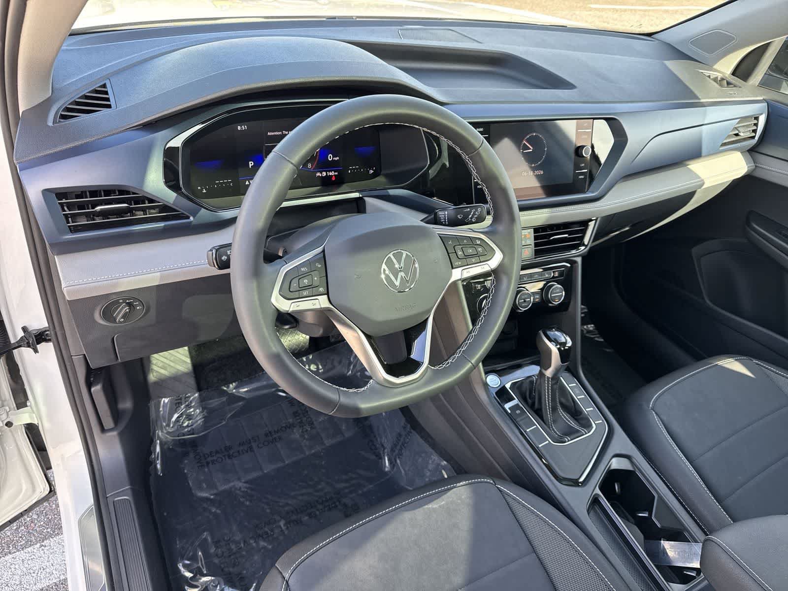 Certified 2024 Volkswagen Taos SE w/ Panoramic Sunroof Package FWD image 2