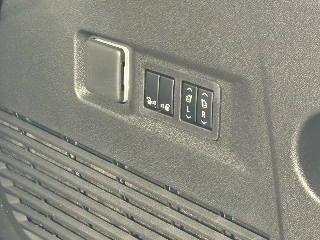 New 2026 Chevrolet Tahoe High Country w/ LPO, Illumination Package image 11