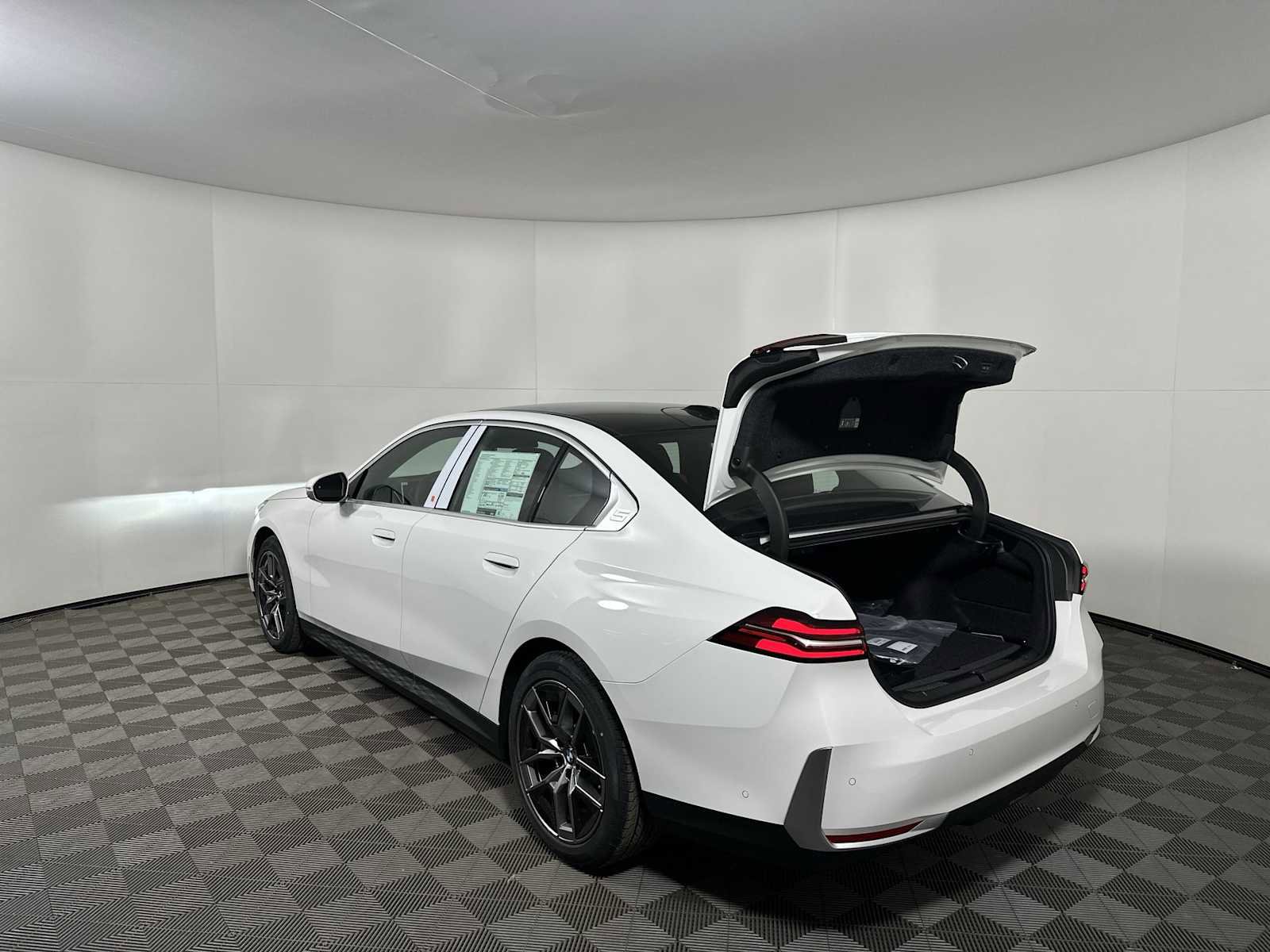 New 2026 BMW 530i xDrive w/ Premium Package image 20