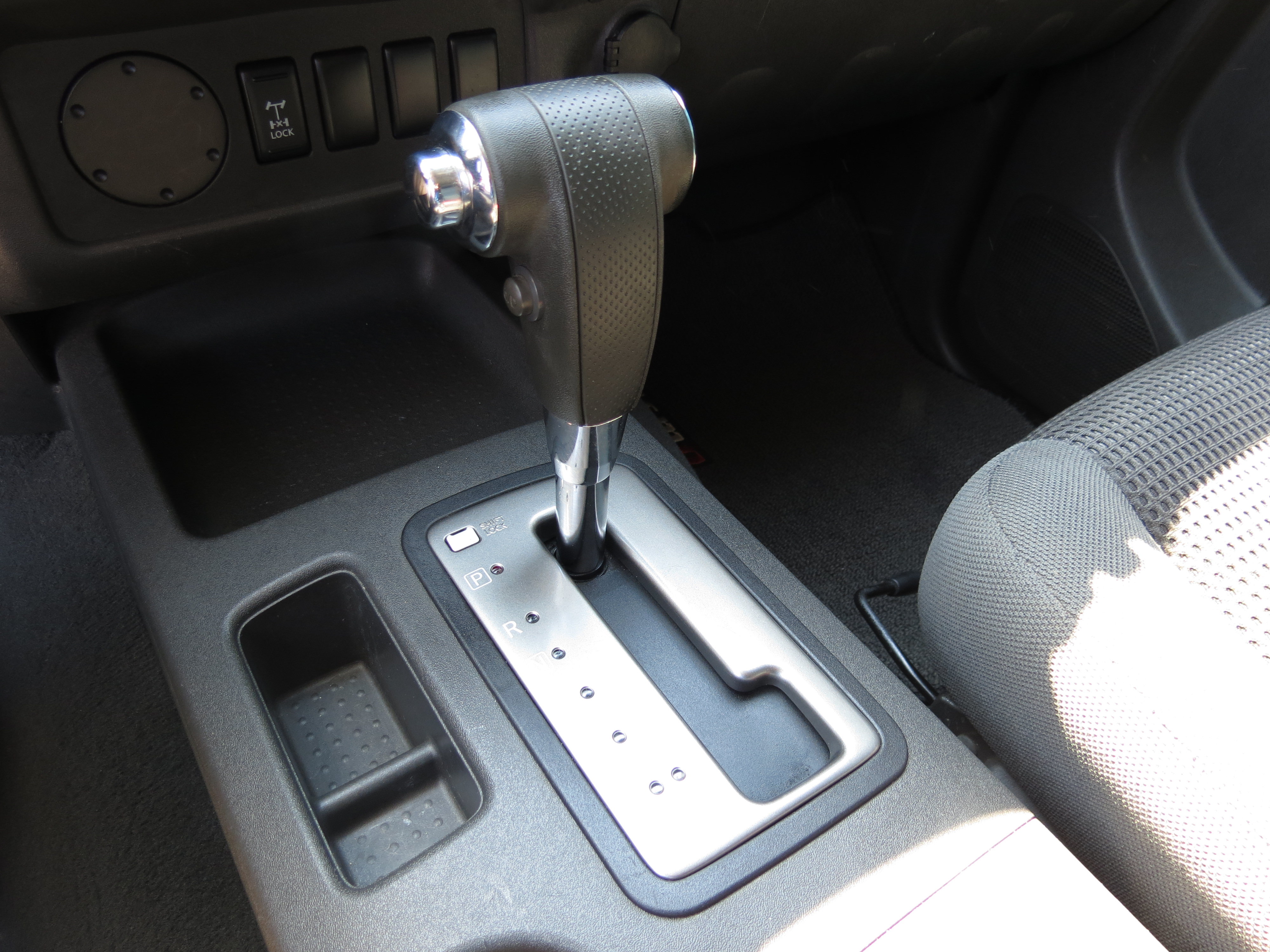 Used 2006 Nissan Frontier NISMO RWD image 17