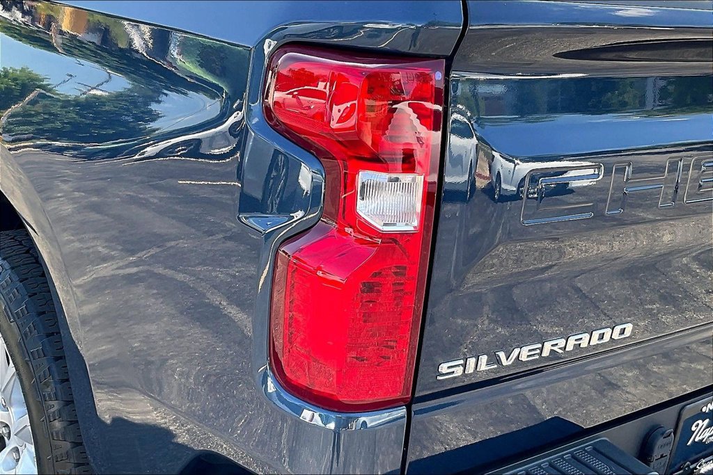 Used 2022 Chevrolet Silverado 1500 Custom AWD/4WD image 34
