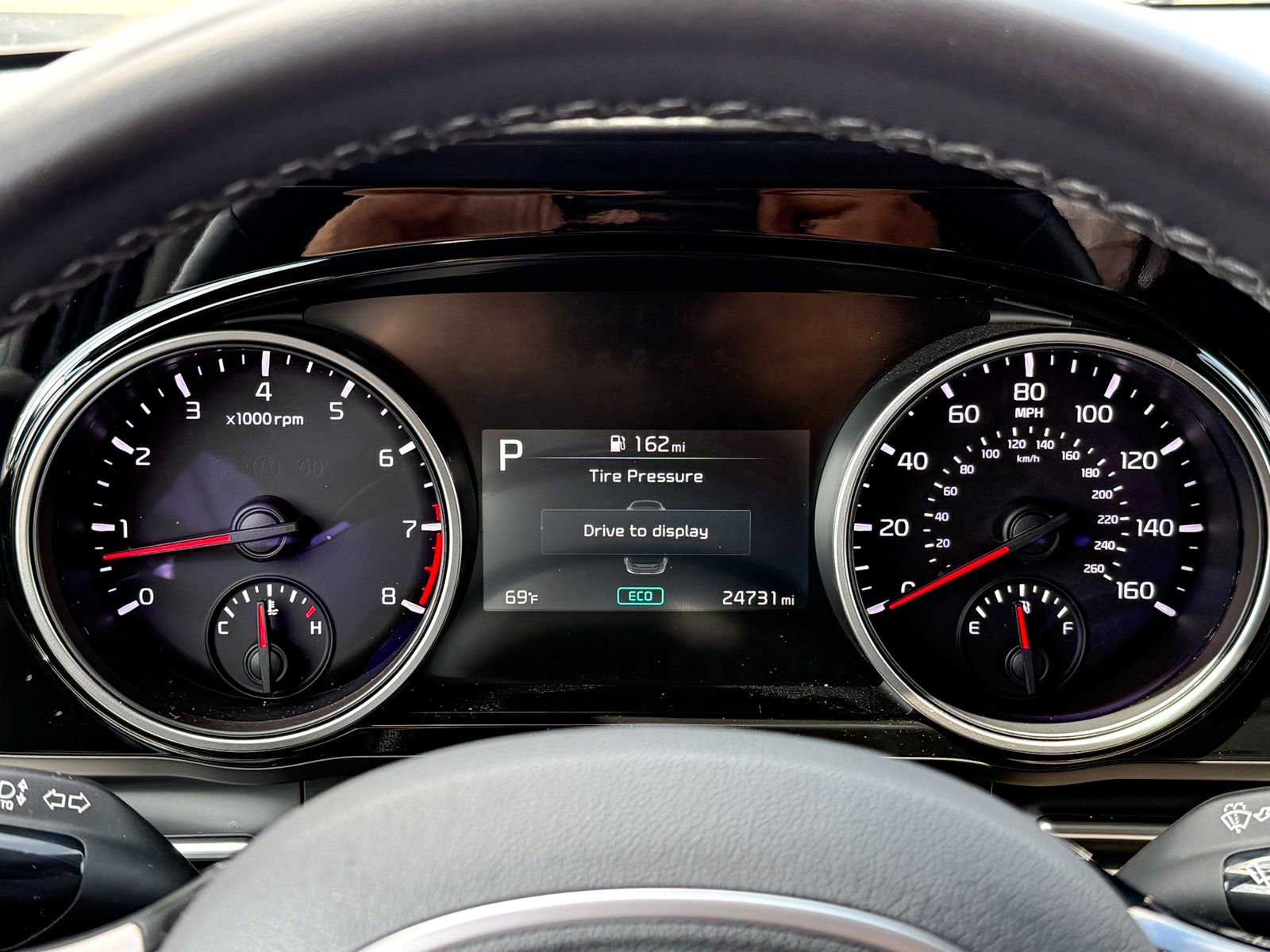 Used 2024 Kia Carnival EX FWD image 27