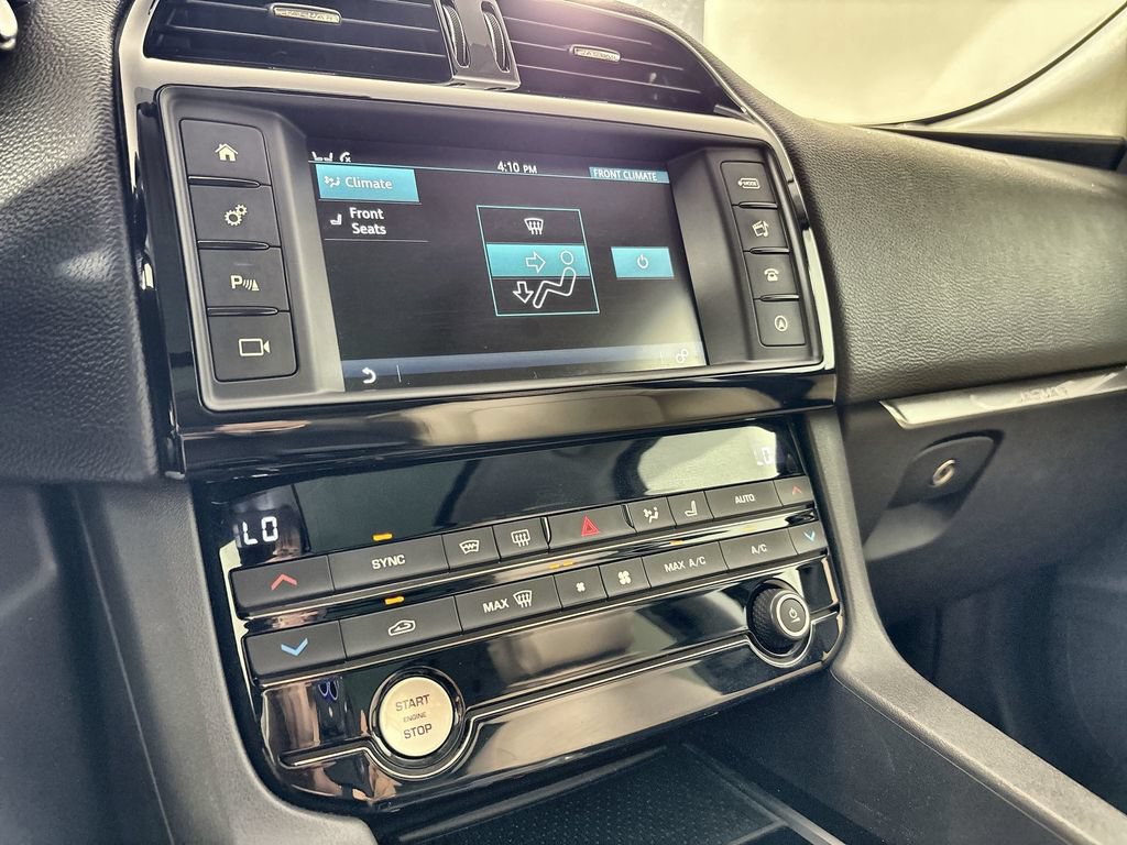Used 2018 Jaguar F-PACE Premium AWD/4WD image 17