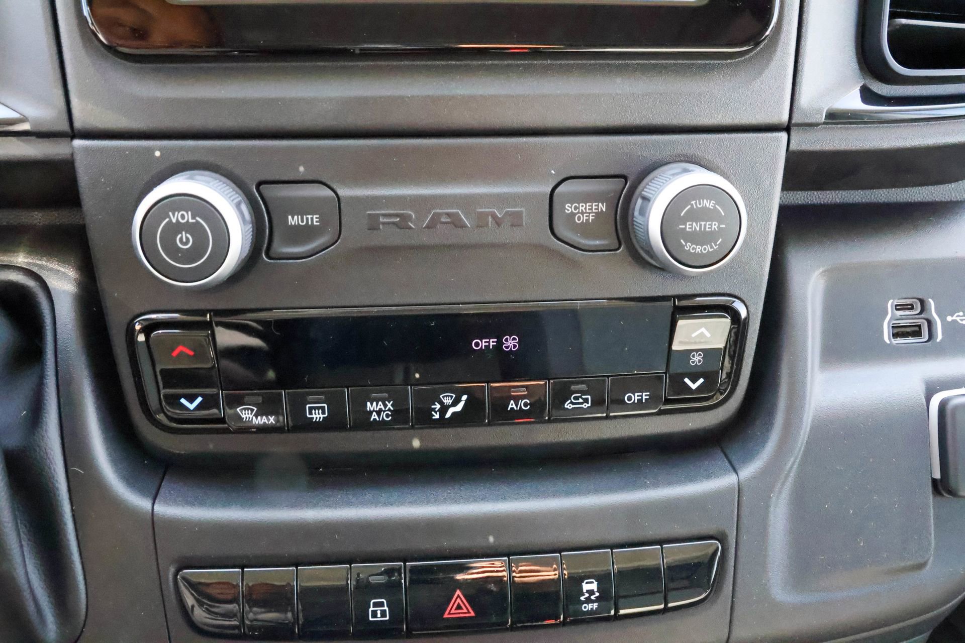 New 2026 RAM ProMaster 2500 image 17