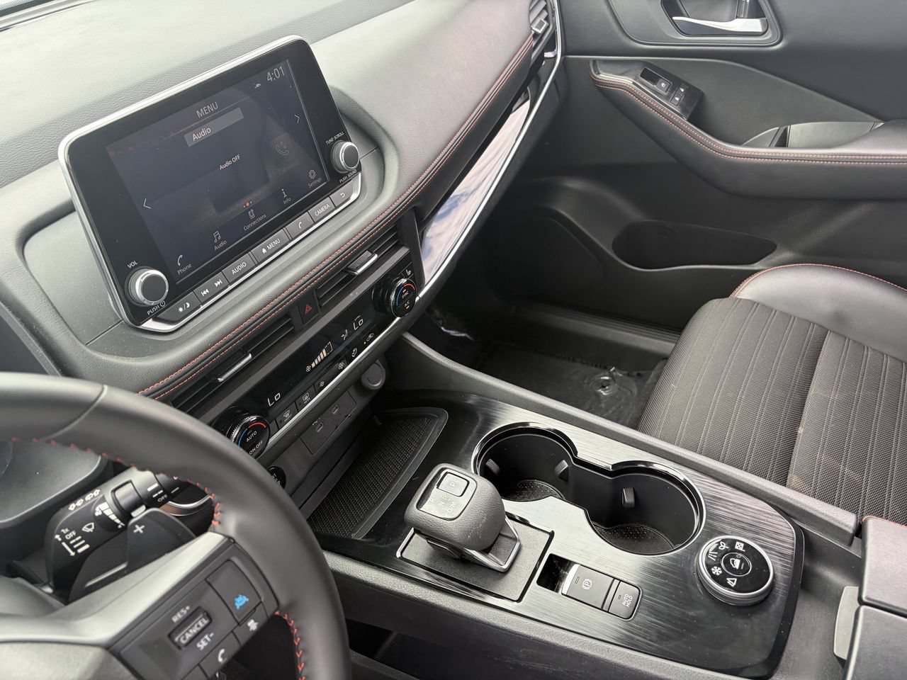 Used 2025 Nissan Rogue SV AWD/4WD image 27