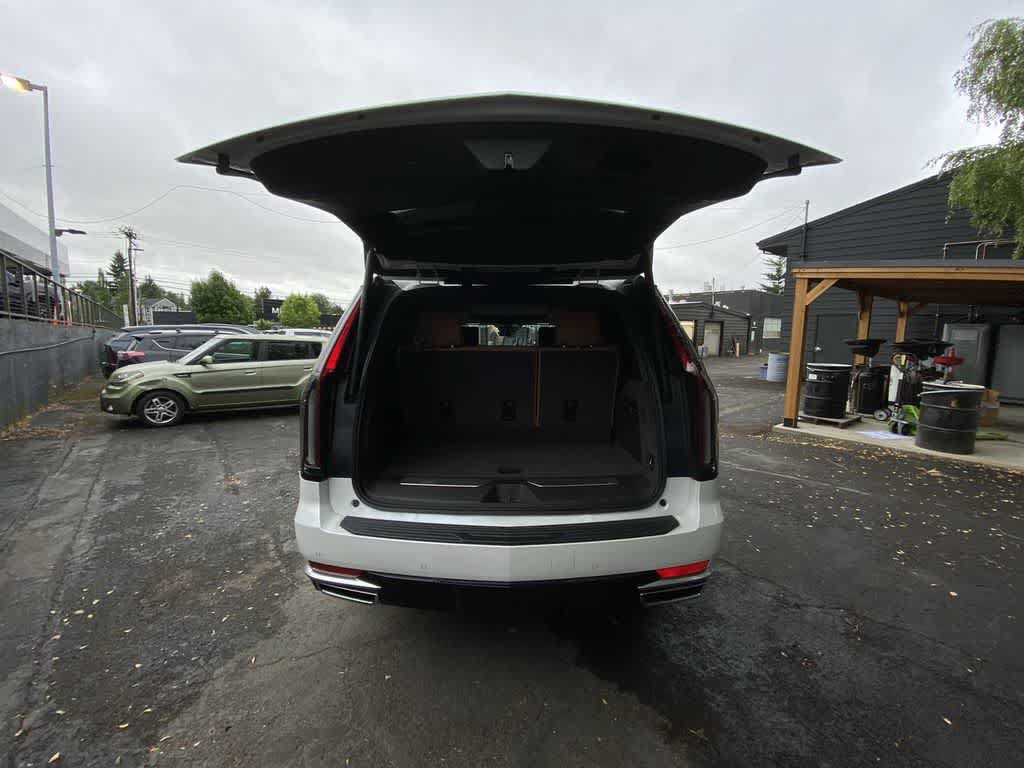 Used 2021 Cadillac Escalade Premium Luxury w/ Driver Assist Tech Package AWD/4WD image 29