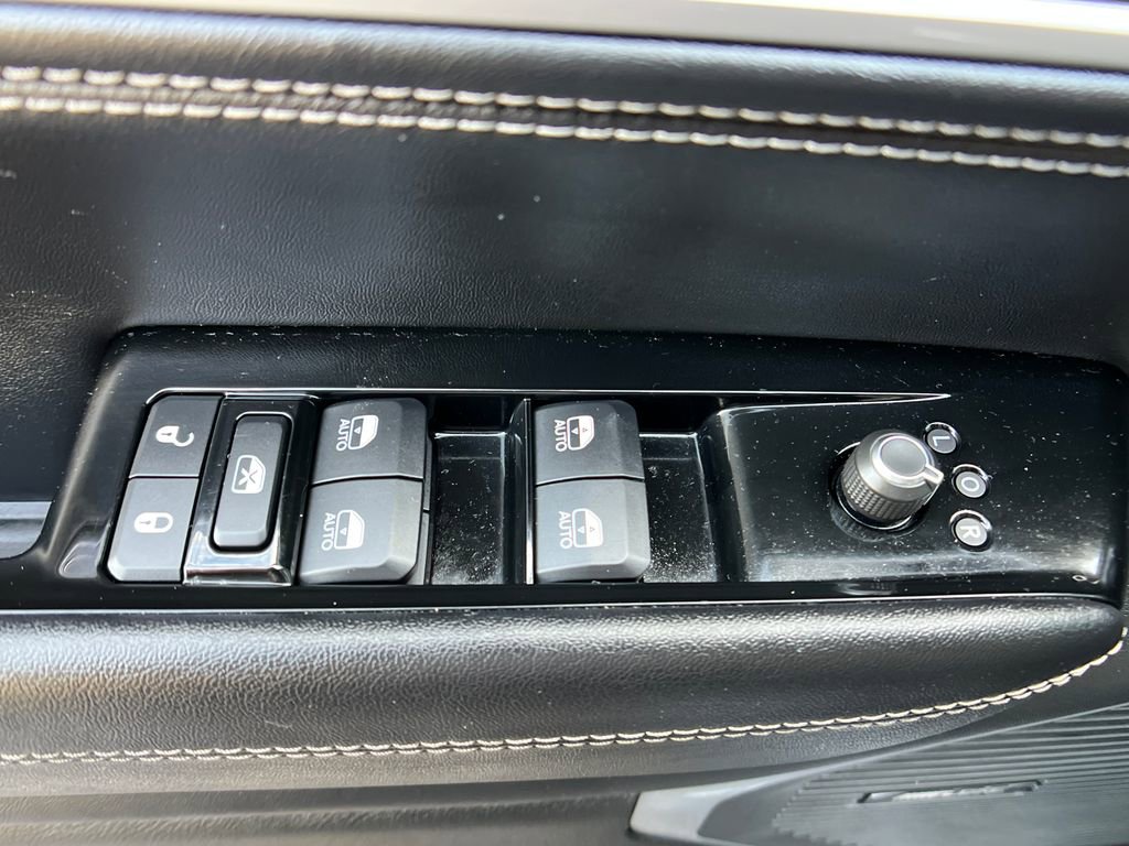 Used 2022 Jeep Wagoneer Series II w/ Premium Group I image 12