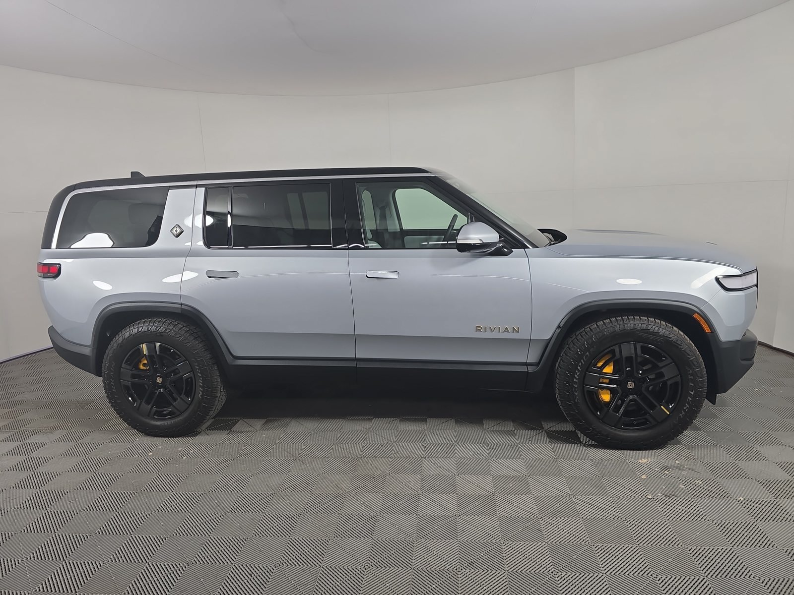 Used 2023 Rivian R1S Adventure Quad AWD/4WD image 6