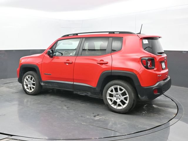 Used 2023 Jeep Renegade Latitude w/ Premium Group AWD/4WD image 3