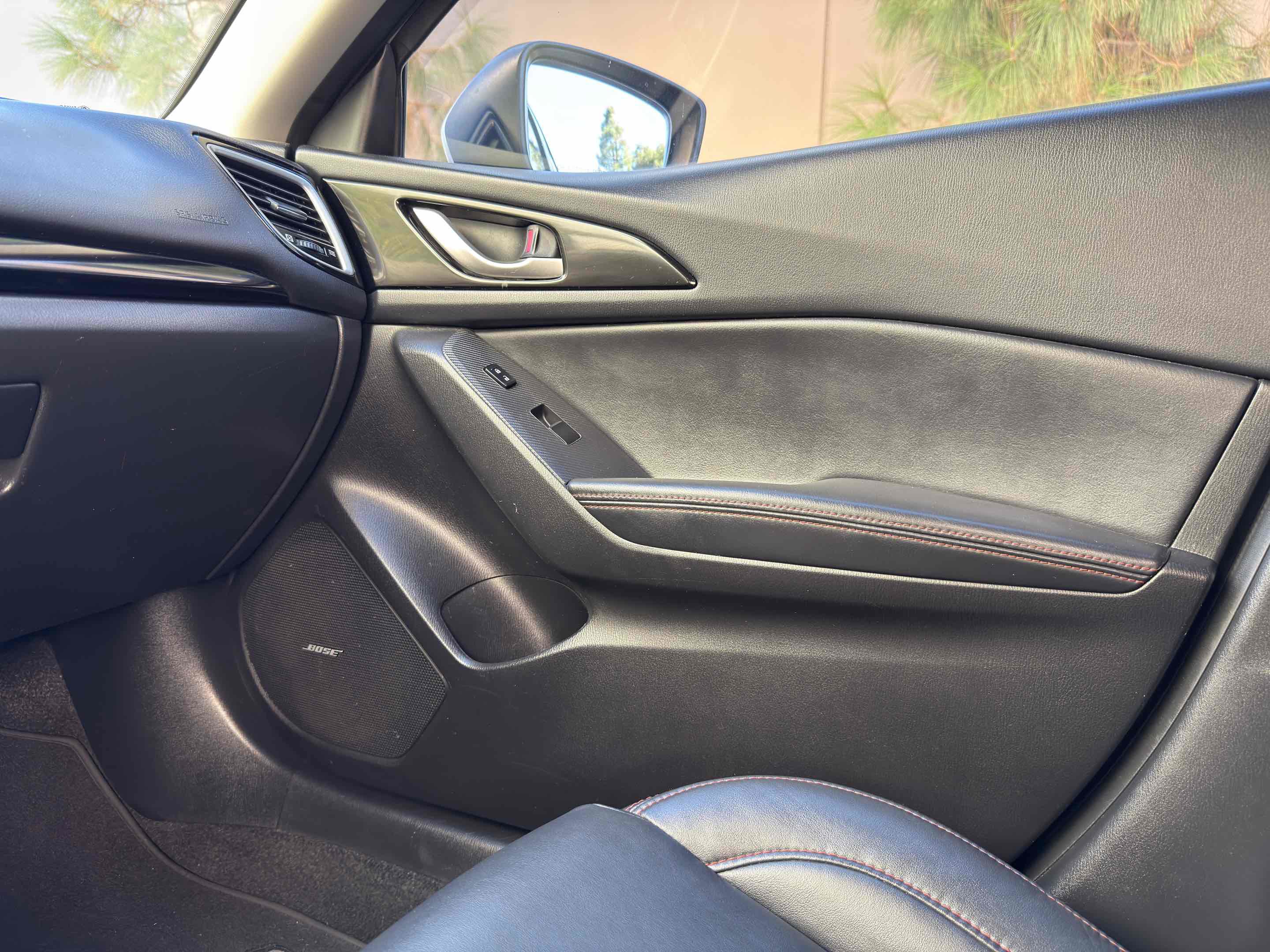 Used 2015 MAZDA MAZDA3 i Grand Touring image 23