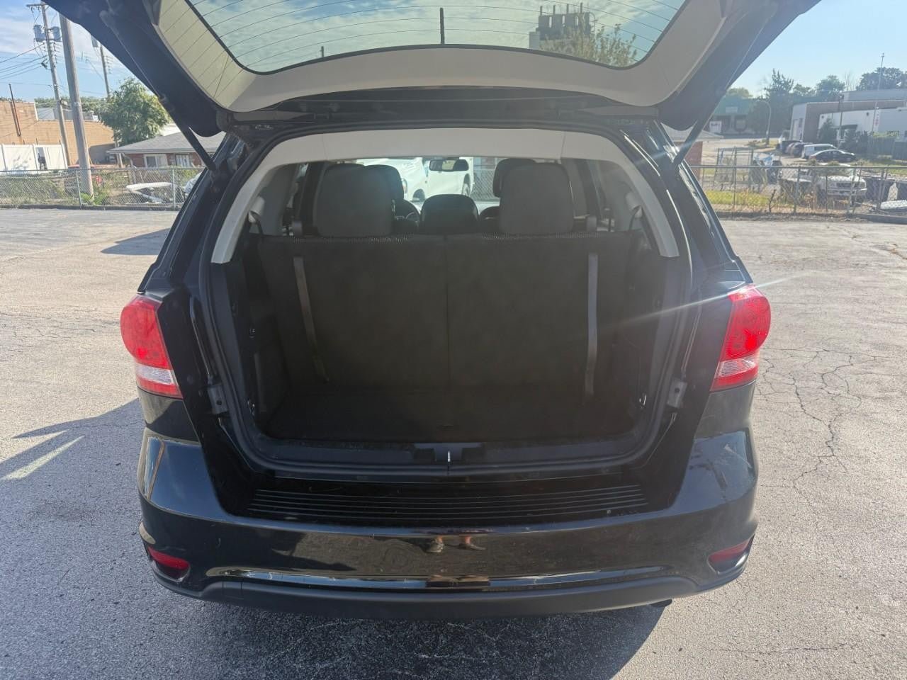 Used 2019 Dodge Journey SE FWD image 7