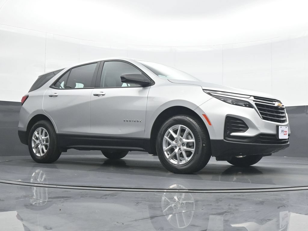 Used 2022 Chevrolet Equinox LS AWD/4WD image 23