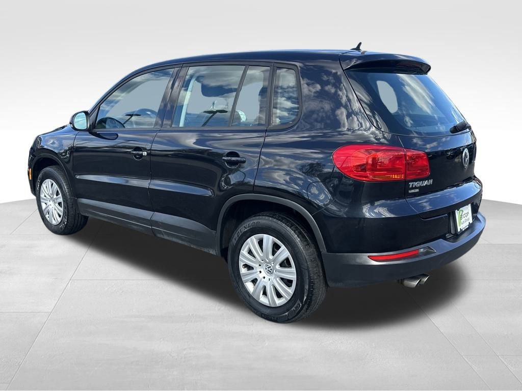Used 2017 Volkswagen Tiguan S image 6