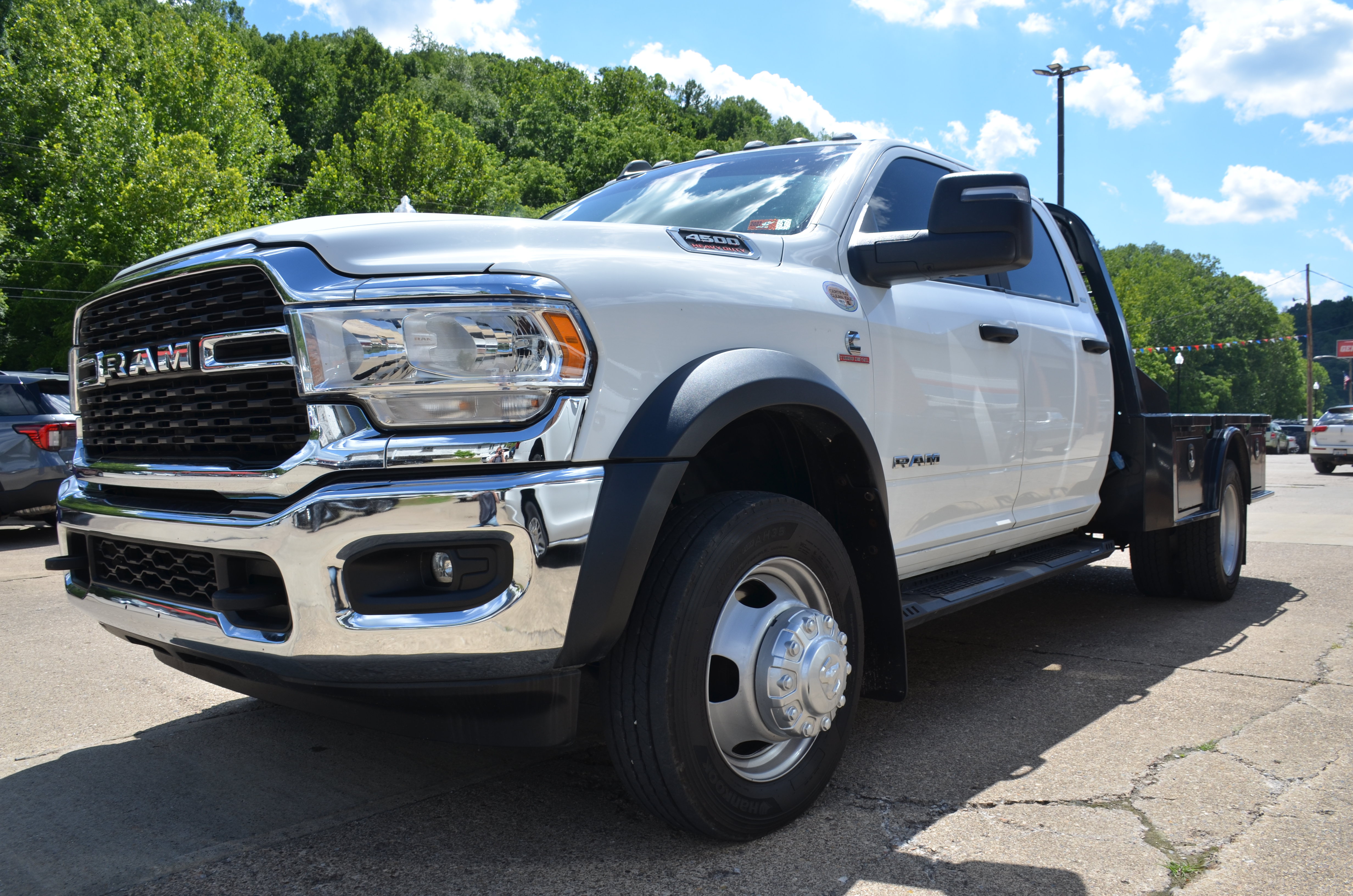 Used 2024 RAM 4500 SLT w/ Quick Order Package 2YG SLT AWD/4WD image 3