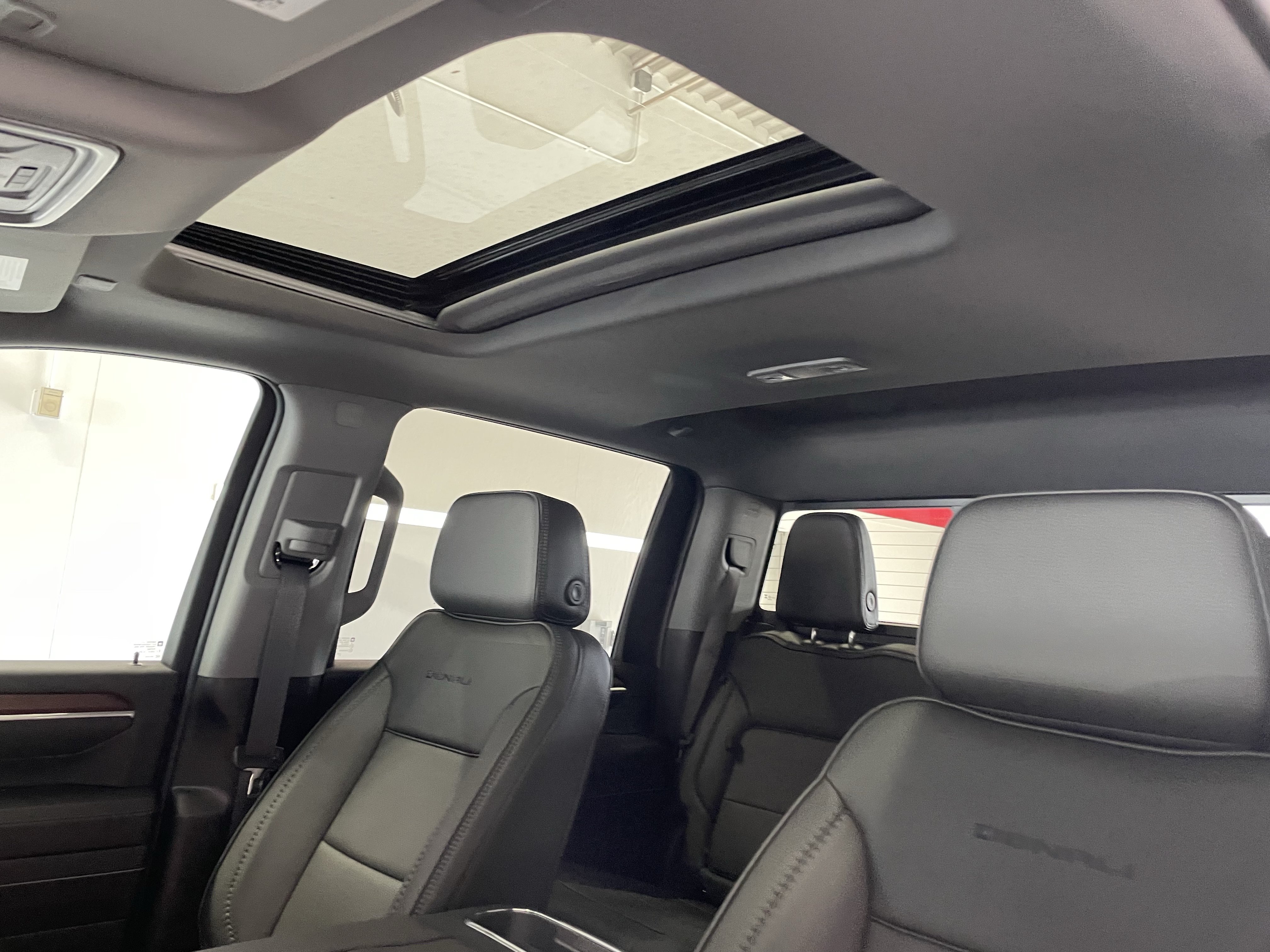 New 2026 GMC Sierra 2500 Denali w/ Denali Reserve Package AWD/4WD image 14