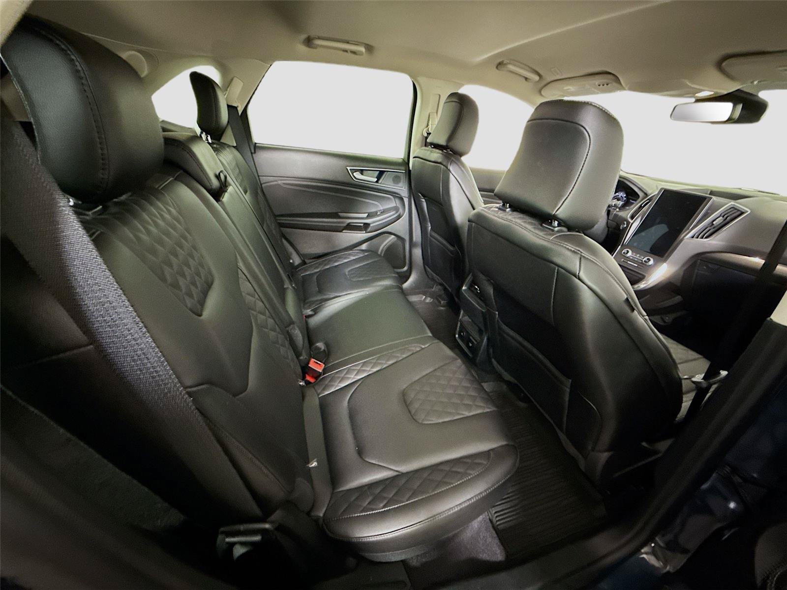 Used 2024 Ford Edge Titanium AWD/4WD image 18
