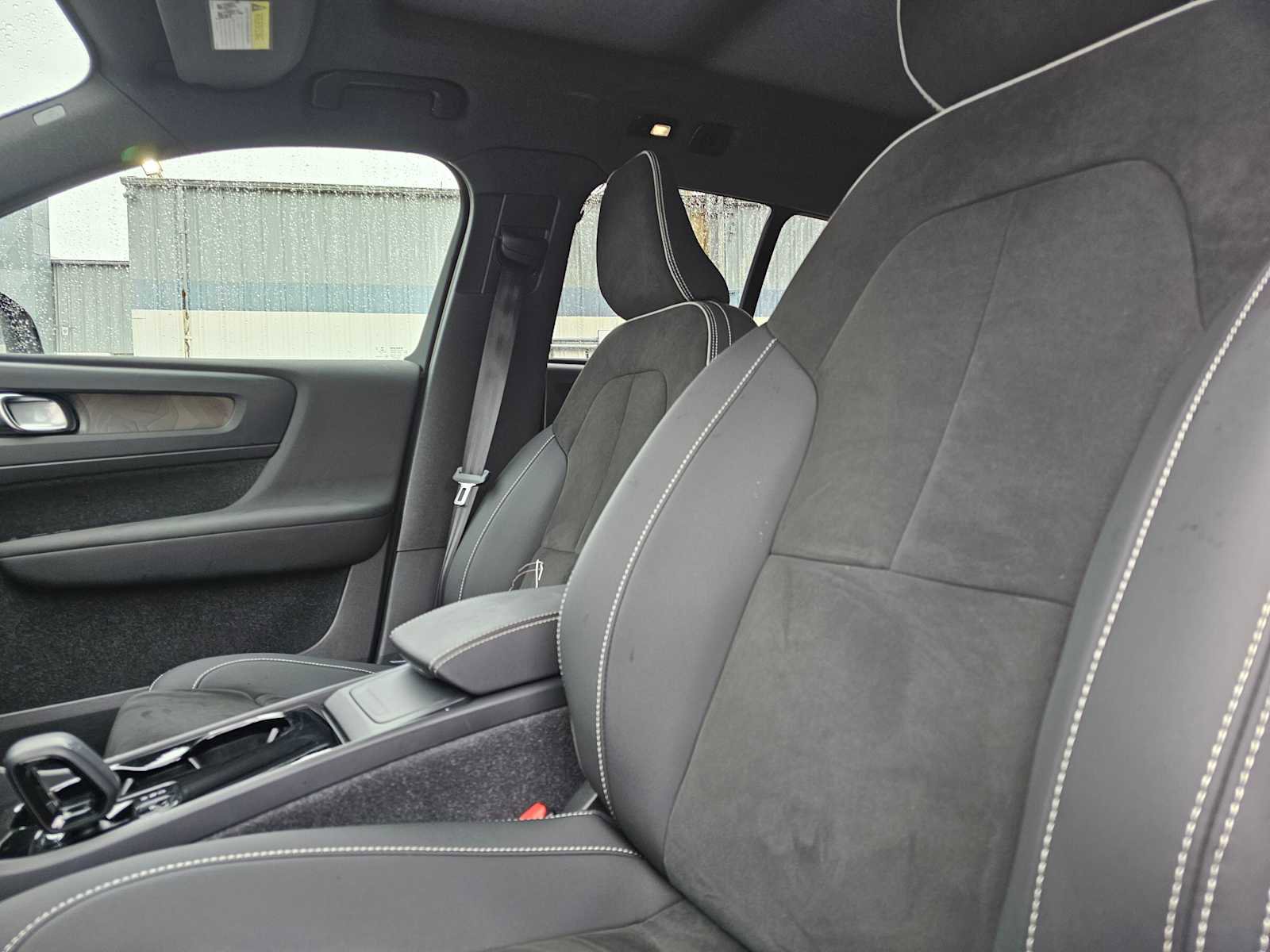 Certified 2023 Volvo XC40 Recharge Ultimate image 22