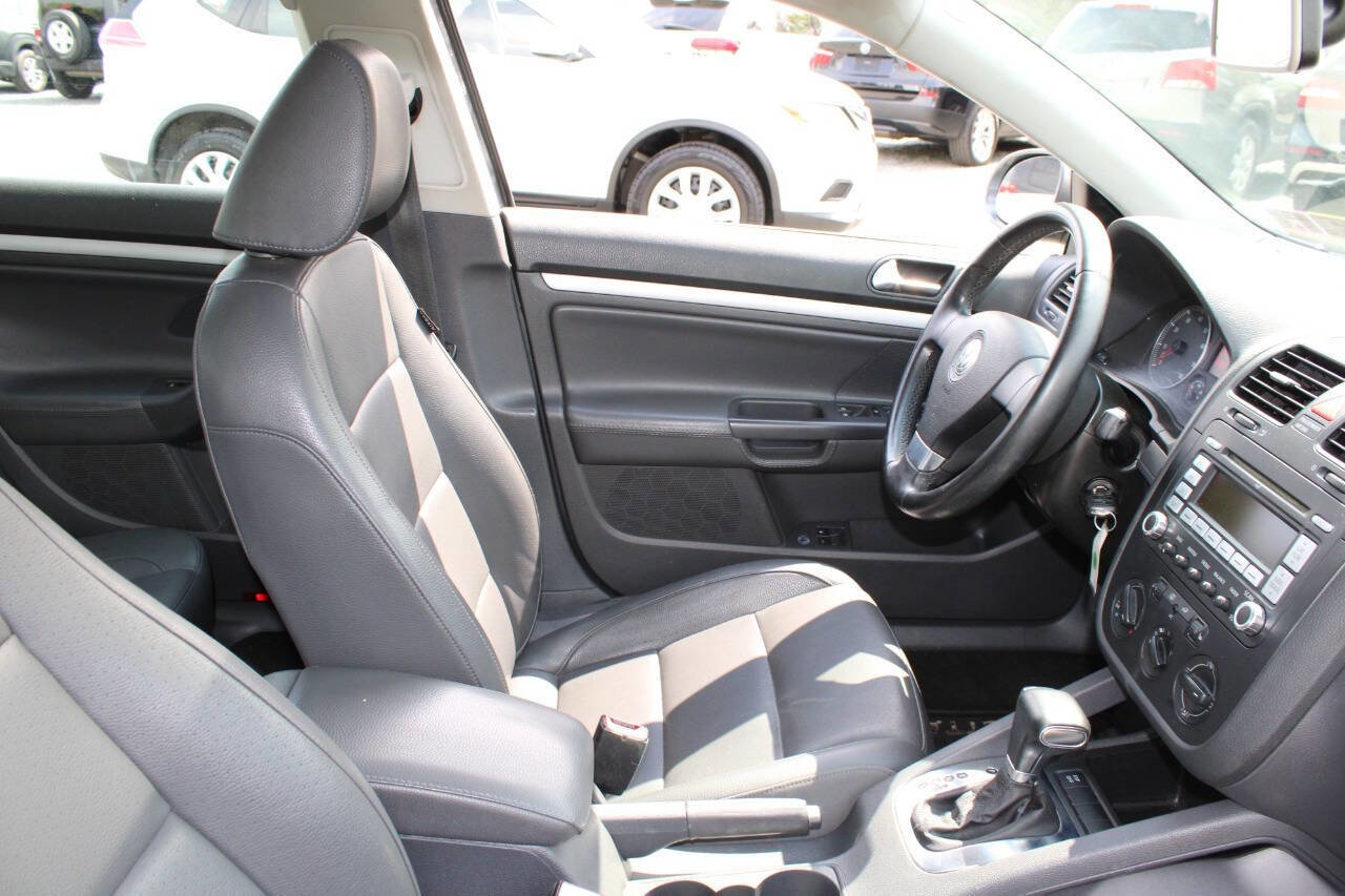 Used 2009 Volkswagen Jetta SE FWD image 11
