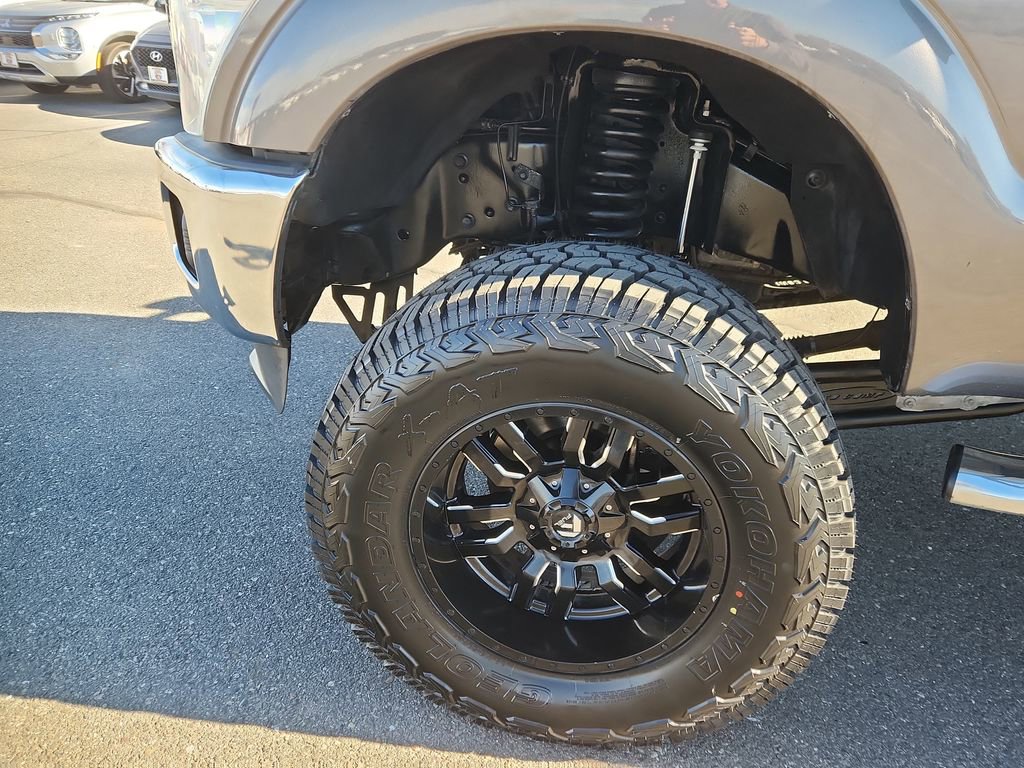 Used 2014 Ford F250 Lariat w/ Lariat Interior Package image 18