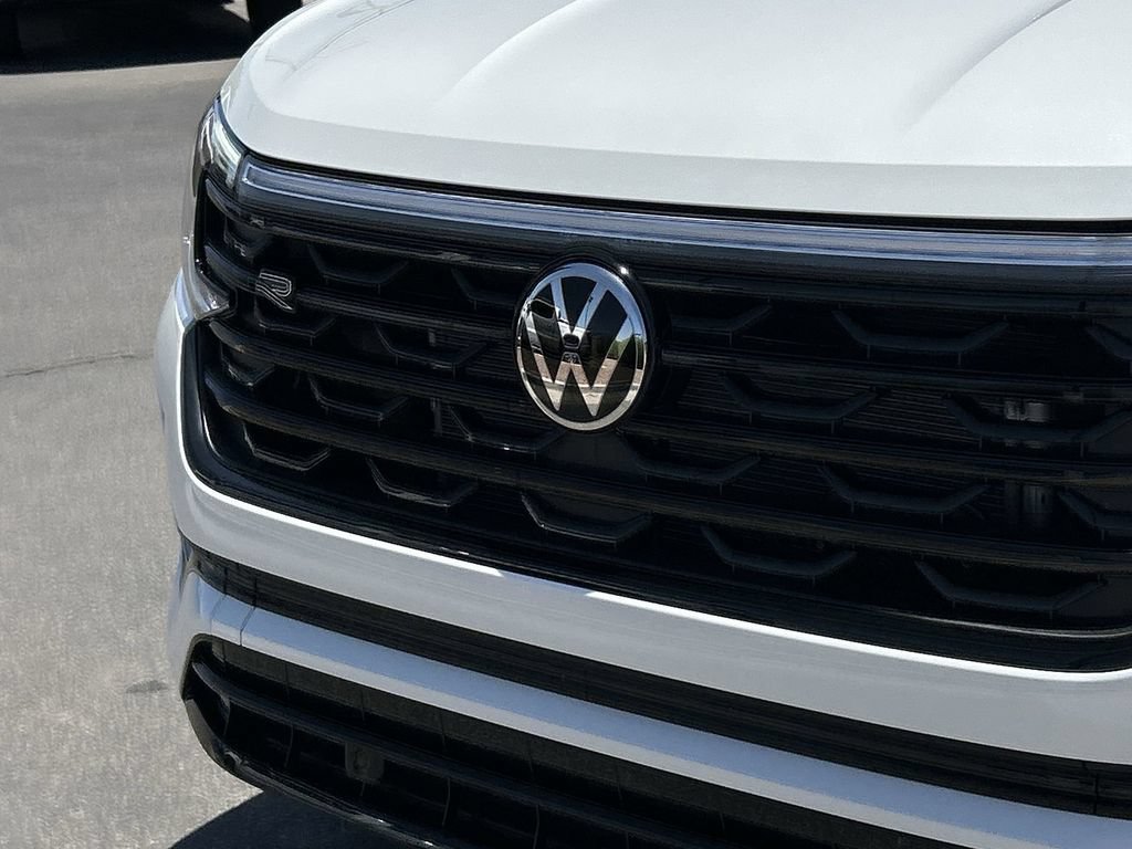 Used 2026 Volkswagen Atlas Cross Sport SEL R-Line AWD/4WD image 32