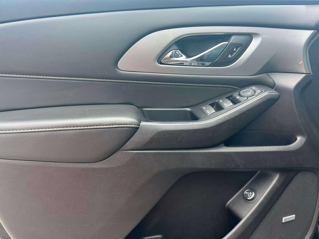 Used 2019 Chevrolet Traverse LT w/ LT Premium Package AWD/4WD image 19