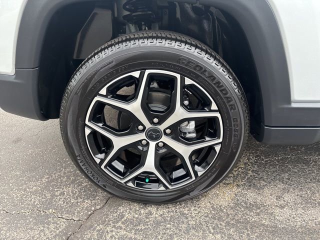 Used 2025 Jeep Compass Limited AWD/4WD image 12