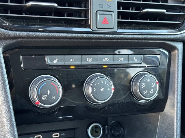 Used 2023 Volkswagen Taos SE w/ Panoramic Sunroof Package image 14