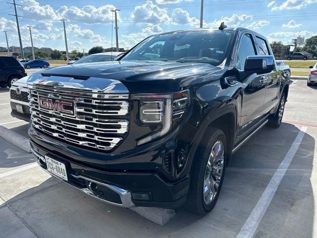 Used 2023 GMC Sierra 1500 Denali w/ Denali Reserve Package AWD/4WD image 2