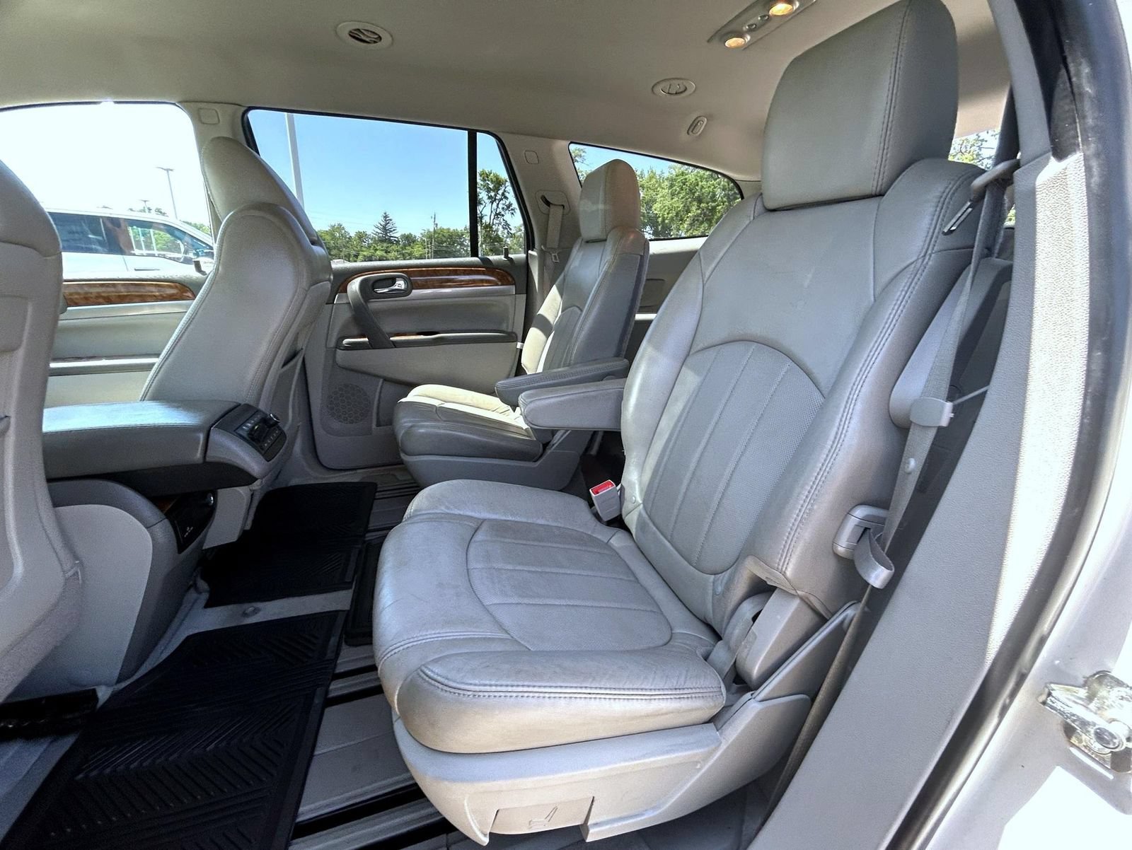 Used 2011 Buick Enclave CXL w/ Trailering Provision Package AWD/4WD image 19