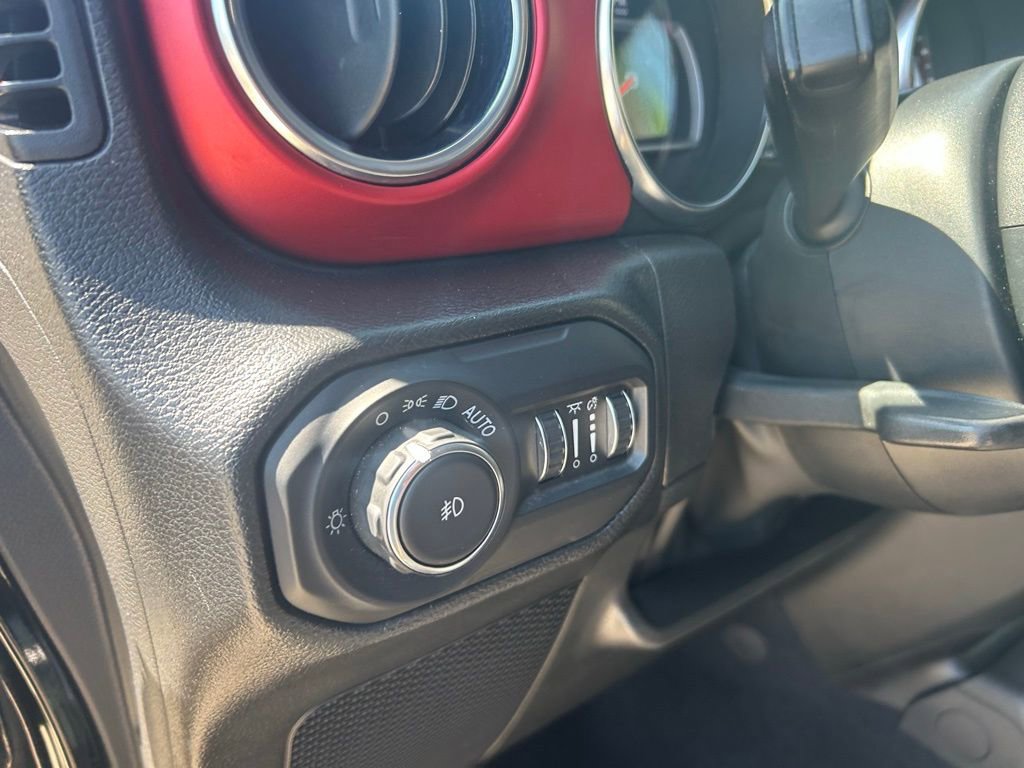 Used 2022 Jeep Wrangler Unlimited Rubicon AWD/4WD image 52