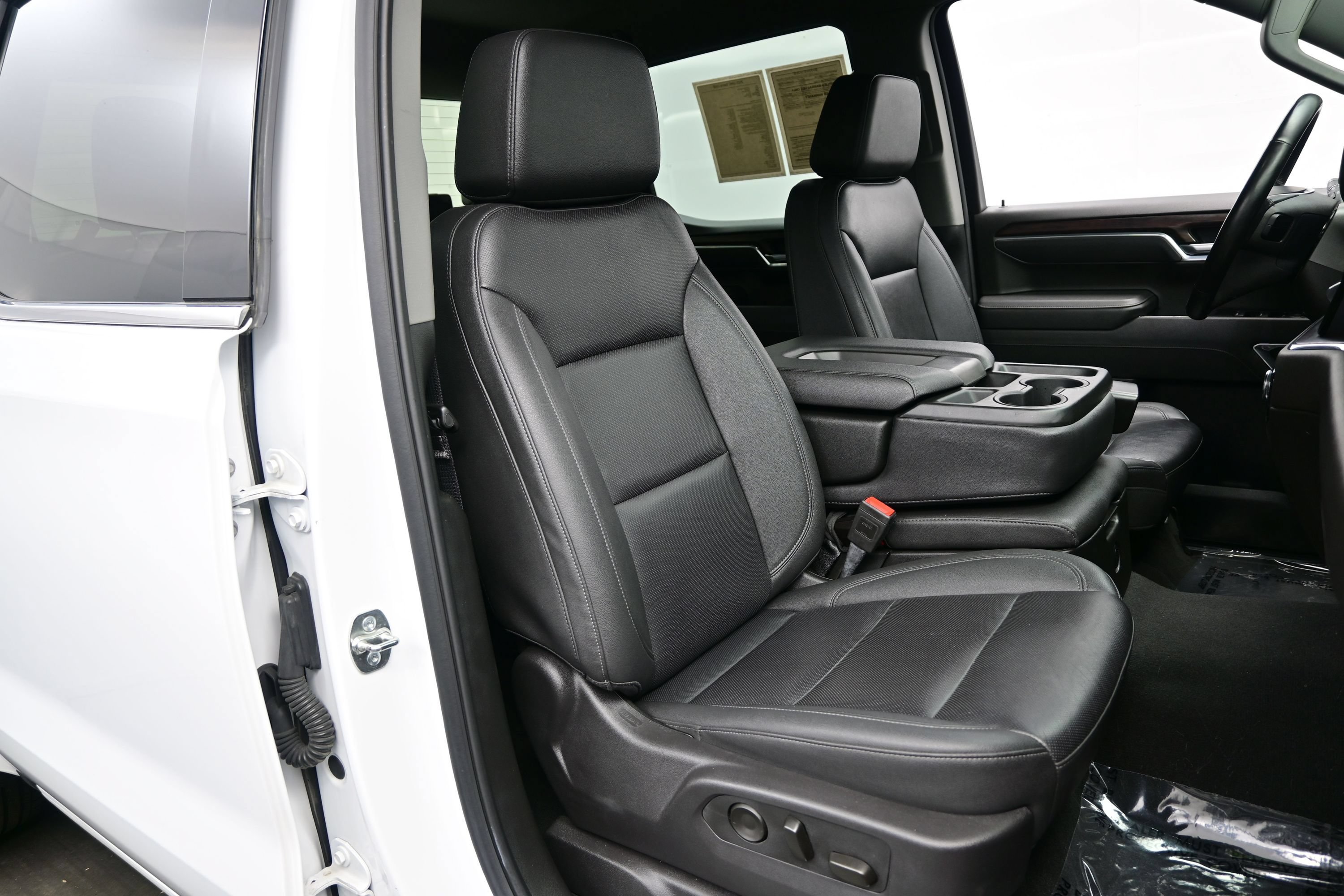 Used 2025 GMC Sierra 1500 SLT AWD/4WD image 15