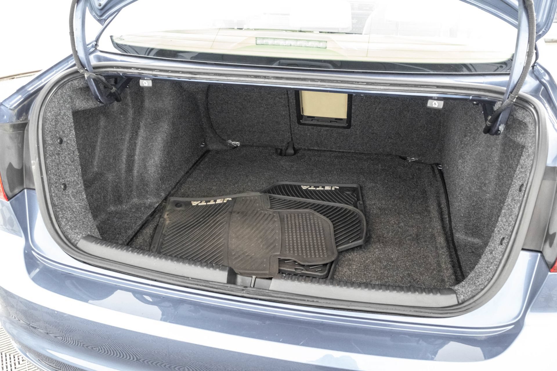 Used 2017 Volkswagen Jetta SE FWD image 37