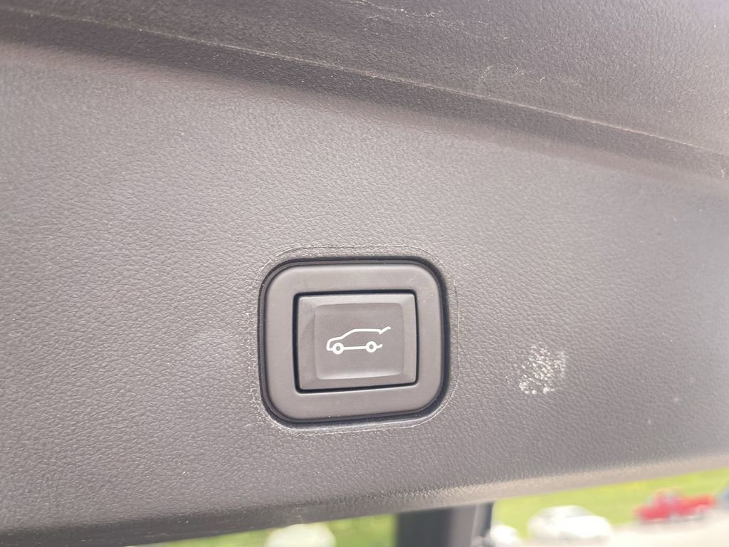 Certified 2024 Cadillac Lyriq Luxury w/ LPO, Floor Liner Package AWD/4WD image 7